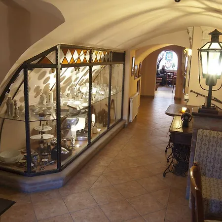 库里塞克旅馆 招待所 兹诺伊莫