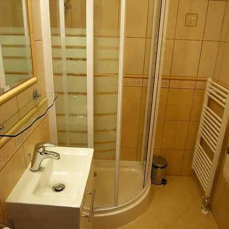 库里塞克旅馆 兹诺伊莫